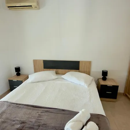 Sunny Algarve Retreat - Pool & 10 Min To Apartamento *