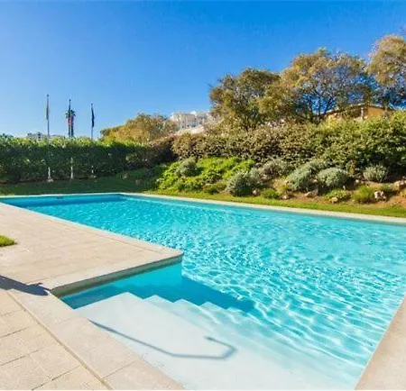 Sunny Algarve Retreat - Pool & 10 Min To Apartamento *