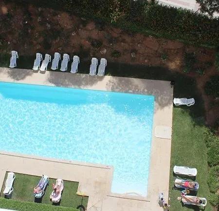 Sunny Algarve Retreat - Pool & 10 Min To * Portimão